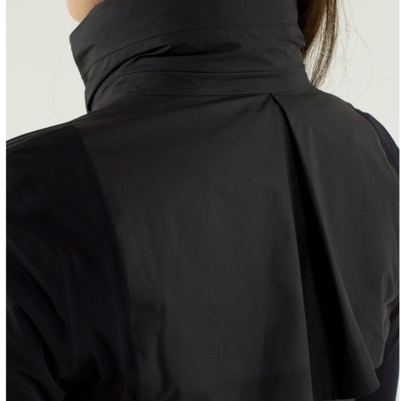 Lululemon Raindrop Jacket - Picture 6 of 10